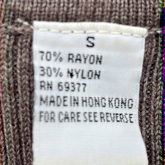 Stretchy sleeveless sweater S/M - Picture 4 of 6